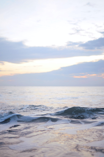 Ocean waves at sunrise Ocean waves at sunrise