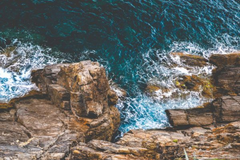 ocean waves crashing rocks ocean waves crashing rocks