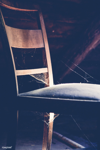 Old chair in the attic | Free public domain photo - 431927 Old chair in the attic | Free public domain photo - 431927