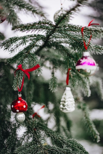 Old-fashioned Christmas tree ornaments Old-fashioned Christmas tree ornaments