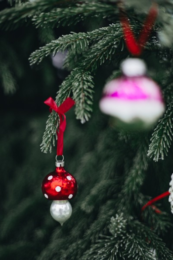 Old-fashioned Christmas tree ornaments Old-fashioned Christmas tree ornaments