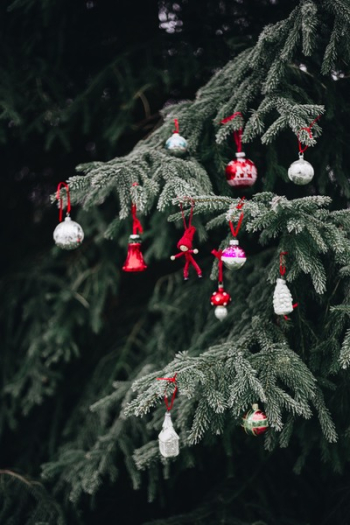 Old-fashioned Christmas tree ornaments Old-fashioned Christmas tree ornaments