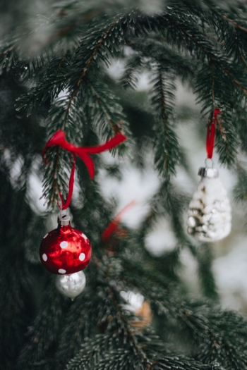 Old-fashioned Christmas tree ornaments Old-fashioned Christmas tree ornaments
