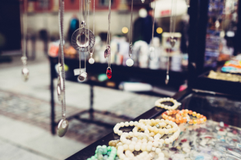 Outdoors jewelry display Outdoors jewelry display
