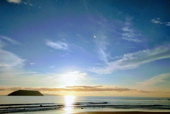 Panoramic Photography of Beach With Sun Panoramic Photography of Beach With Sun