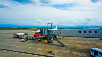 passenger plane beside tunnel passenger passenger plane beside tunnel passenger
