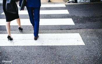 People crossing a city road | Free stock photo - 377565 People crossing a city road | Free stock photo - 377565