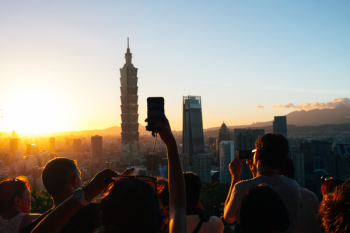 People Taking Photos of High-rise Buildings People Taking Photos of High-rise Buildings