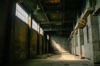 Photo of Empty Abandoned Building Photo of Empty Abandoned Building