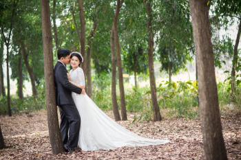 Photo Shoot Of A Wedding Couple Photo Shoot Of A Wedding Couple