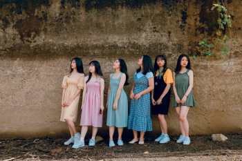 Photography of Six Girl Standing Beside Wall Photography of Six Girl Standing Beside Wall