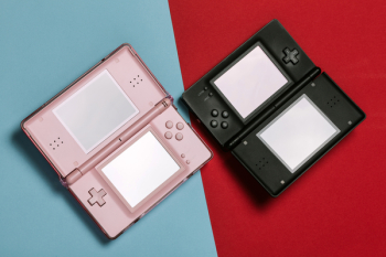 Pink And Black Nintendo DS Pink And Black Nintendo DS