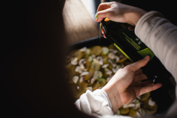 Pouring olive oil Pouring olive oil