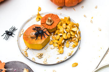 Pumpkin and spider decorations for Halloween | Free stock photo - 468867 Pumpkin and spider decorations for Halloween | Free stock photo - 468867