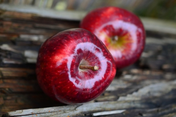Red Apple Red Apple