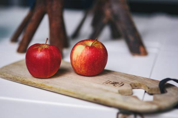 Red apples Red apples
