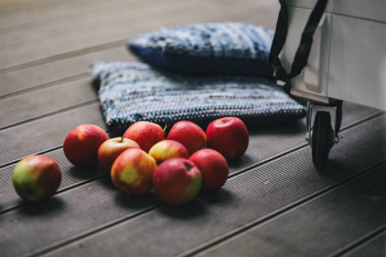 Red apples Red apples