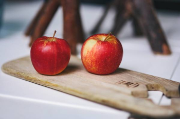 Red apples Red apples