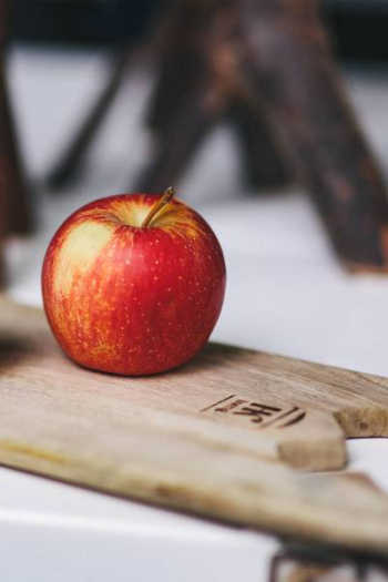 Red apples Red apples