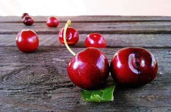 Red Cherry Red Cherry