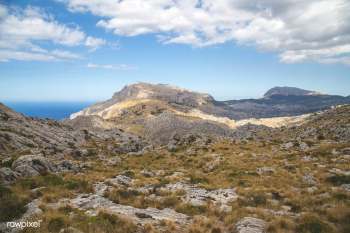 Rocky meadow in the mountains | Free stock photo - 436793