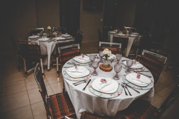 Round Dining Table With Plates Round Dining Table With Plates