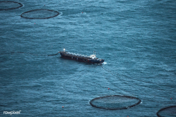 Seiner boat in the Atlantic ocean near Faroe Islands | Free photo - 2329873 Seiner boat in the Atlantic ocean near Faroe Islands | Free photo - 2329873