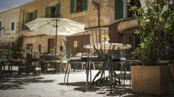 Selective Focus Photography Of Table And Chairs 