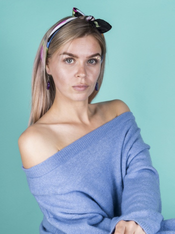 Serious woman posing medium shot Free Photo Serious woman posing medium shot Free Photo