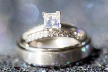Shallow Depth of Field Photography of Solitaire Ring Shallow Depth of Field Photography of Solitaire Ring