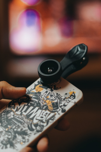 Shallow Focus Photo of Black Smartphone Clip Lens Shallow Focus Photo of Black Smartphone Clip Lens