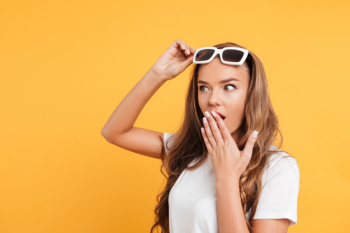 Shocked pretty young woman standing isolated Free Photo Shocked pretty young woman standing isolated Free Photo