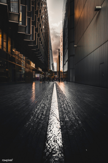 Shopping street in a rainy central London | Free stock photo - 426908 Shopping street in a rainy central London | Free stock photo - 426908