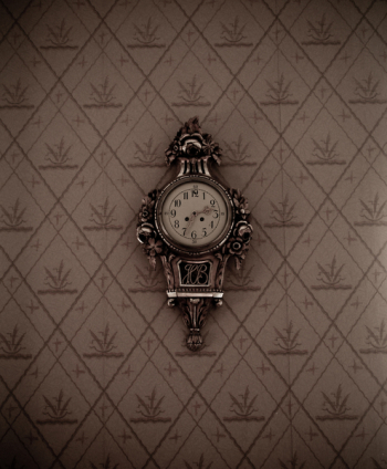Silver Framed Analog Wall Clock Silver Framed Analog Wall Clock