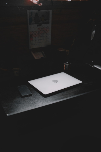 Silver Macbook Silver Macbook