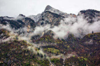 sky above mountain at daytime