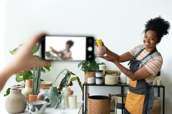 Small business live stream for plant shop | Free stock photo | High Resolution image