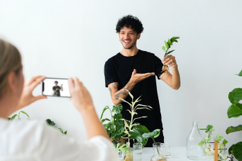 Small business live stream for plant shop | Free stock photo | High Resolution image