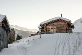 snow covered house under white cloudy sky during daytime photo snow covered house under white cloudy sky during daytime photo