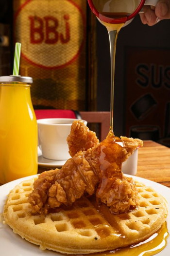 Southern Style Chicken and Waffles with Syrup Southern Style Chicken and Waffles with Syrup