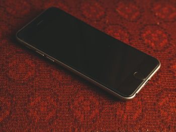 Space Gray Iphone 6 Displaying Black Screen Space Gray Iphone 6 Displaying Black Screen