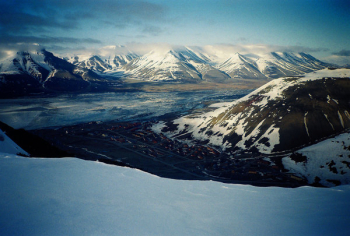 spitsbergen_longyearbyen.jpg spitsbergen_longyearbyen.jpg