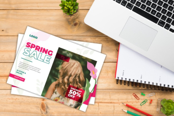 Spring sale flyer mock-up with picture Free Vector