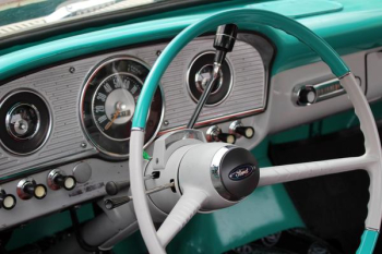 Steering Wheel Vintage Ford.jpg Steering Wheel Vintage Ford.jpg