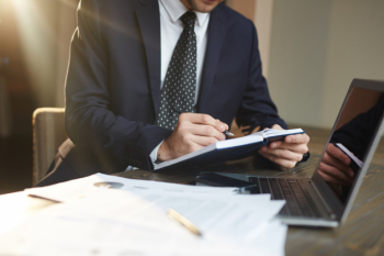 Successful businessman working Free Photo Successful businessman working Free Photo