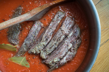 Tender beef with tomato sauce Tender beef with tomato sauce