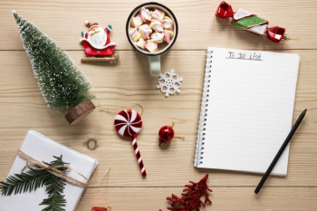 To do list mock-up surrounded by decorations Free Photo