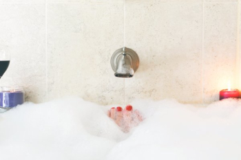 Toes In Bubble Bath Toes In Bubble Bath
