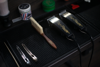 Tow Black Hair Clippers Tow Black Hair Clippers