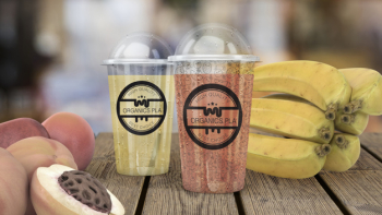 Transparent smoothie glass mockup Free Psd